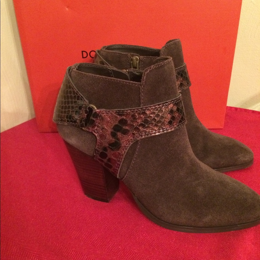 Donald J Pliner booties
